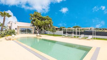 Villa Eriberto - Pool 3 Bedrooms 8 Sleeps