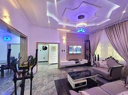 All Smiles Luxury Apartment