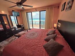 Ocean view condo with balcony hotel zone