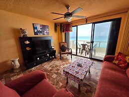Ocean view condo with balcony hotel zone