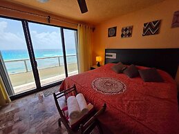Ocean view condo with balcony hotel zone