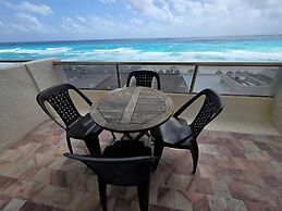 Ocean view condo with balcony hotel zone