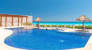 Ocean view condo with balcony hotel zone