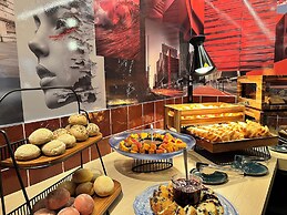 Radisson RED Ibirapuera