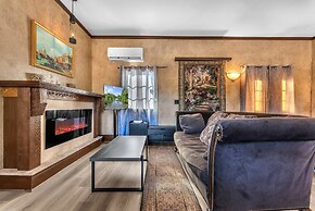 Sangiovese: Pet-friendly, Hot-tub, 10-min to Downtown!