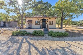 Sangiovese: Pet-friendly, Hot-tub, 10-min to Downtown!