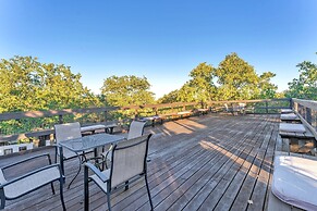 Sangiovese: Pet-friendly, Hot-tub, 10-min to Downtown!