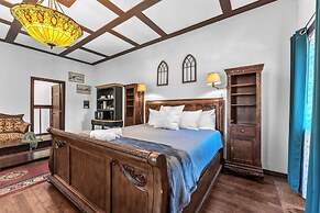 Riesling: Pet-friendly, Hot-tub, 10-min to Downtown!