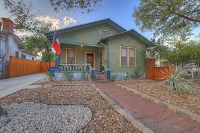 Tolle Haus: W/pool & Firepit-walk to Schlitterbahn, Comal Chutes & Dow