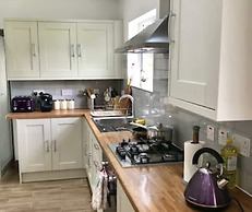 The Woodfarm Lodge - 3 Bedroom House With Parking