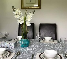 The Woodfarm Lodge - 3 Bedroom House With Parking