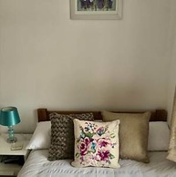 The Woodfarm Lodge - 3 Bedroom House With Parking