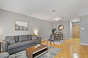 Prime 2BR Chicago Apartment