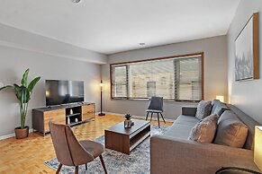 Prime 2BR Chicago Apartment
