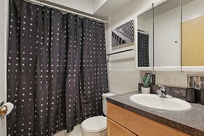 Prime 2BR Chicago Apartment