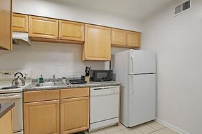 Prime 2BR Chicago Apartment