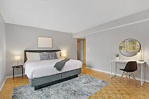 Prime 2BR Chicago Apartment