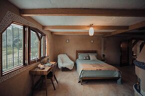 EL EQUIMITE HOTEL BOUTIQUE