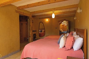 EL EQUIMITE HOTEL BOUTIQUE