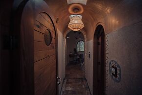 EL EQUIMITE HOTEL BOUTIQUE