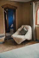 EL EQUIMITE HOTEL BOUTIQUE