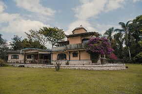 EL EQUIMITE HOTEL BOUTIQUE