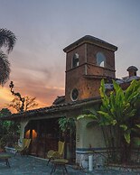 EL EQUIMITE HOTEL BOUTIQUE