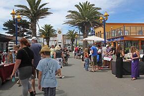 Christchurch Backpackers and Cafe