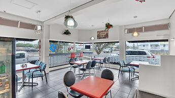 Christchurch Backpackers and Cafe