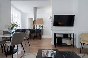 Gorgeous 2BR Condos Steps from Old Town