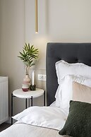 Gorgeous 2BR Condos Steps from Old Town