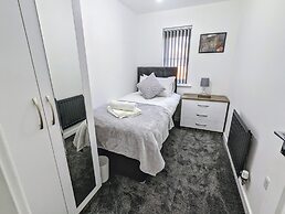 Leyland Retreat - Burnley House Rental - Burnturf