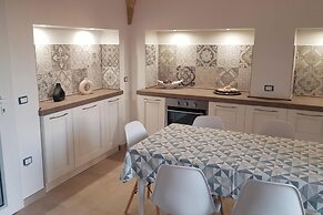 Villa Pescoluse With Pool and Sea View