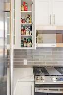 Prime Luxury with Balcony Wood Fireplace