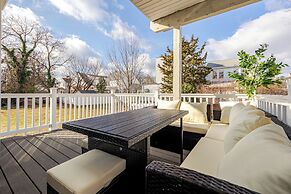 Prime Luxury with Balcony Wood Fireplace