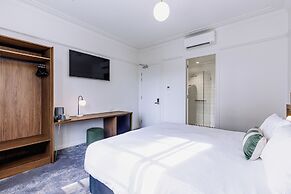 The Lakes Hotel, Rosebery