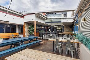 The Lakes Hotel, Rosebery
