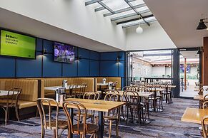 The Lakes Hotel, Rosebery