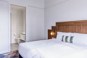 The Lakes Hotel, Rosebery