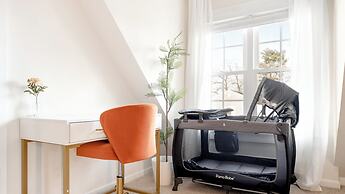 Ultra-Modern Luxe Sleek & Stunning Stay