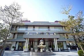 The Green Icon Resort