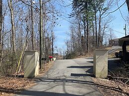 Lovely Cabin near GSMNP & Attractions