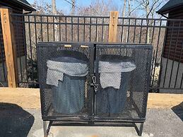 Lovely Cabin near GSMNP & Attractions