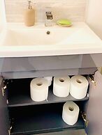 Stylish 3 BDR House With Free Parking Near Hulme