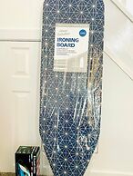 Stylish 3 BDR House With Free Parking Near Hulme