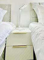 Stylish 3 BDR House With Free Parking Near Hulme