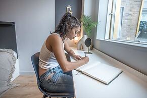 Student Only The West Wing