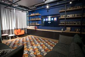 Student Only The West Wing