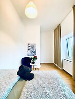 Spacious 4BR Apt Perfect for Groups