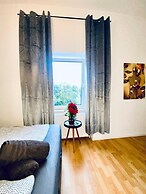 Spacious 4BR Apt Perfect for Groups